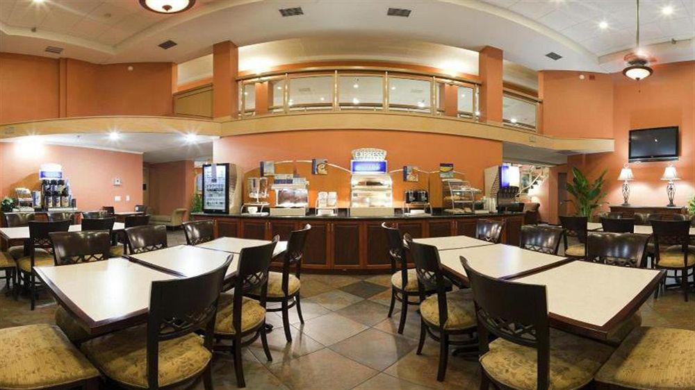 Holiday Inn Express Hotel Clearwater East - Icot Center By Ihg Pinellas Park Exterior foto