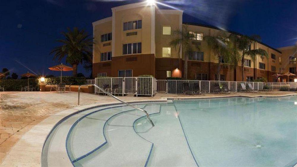 Holiday Inn Express Hotel Clearwater East - Icot Center By Ihg Pinellas Park Exterior foto