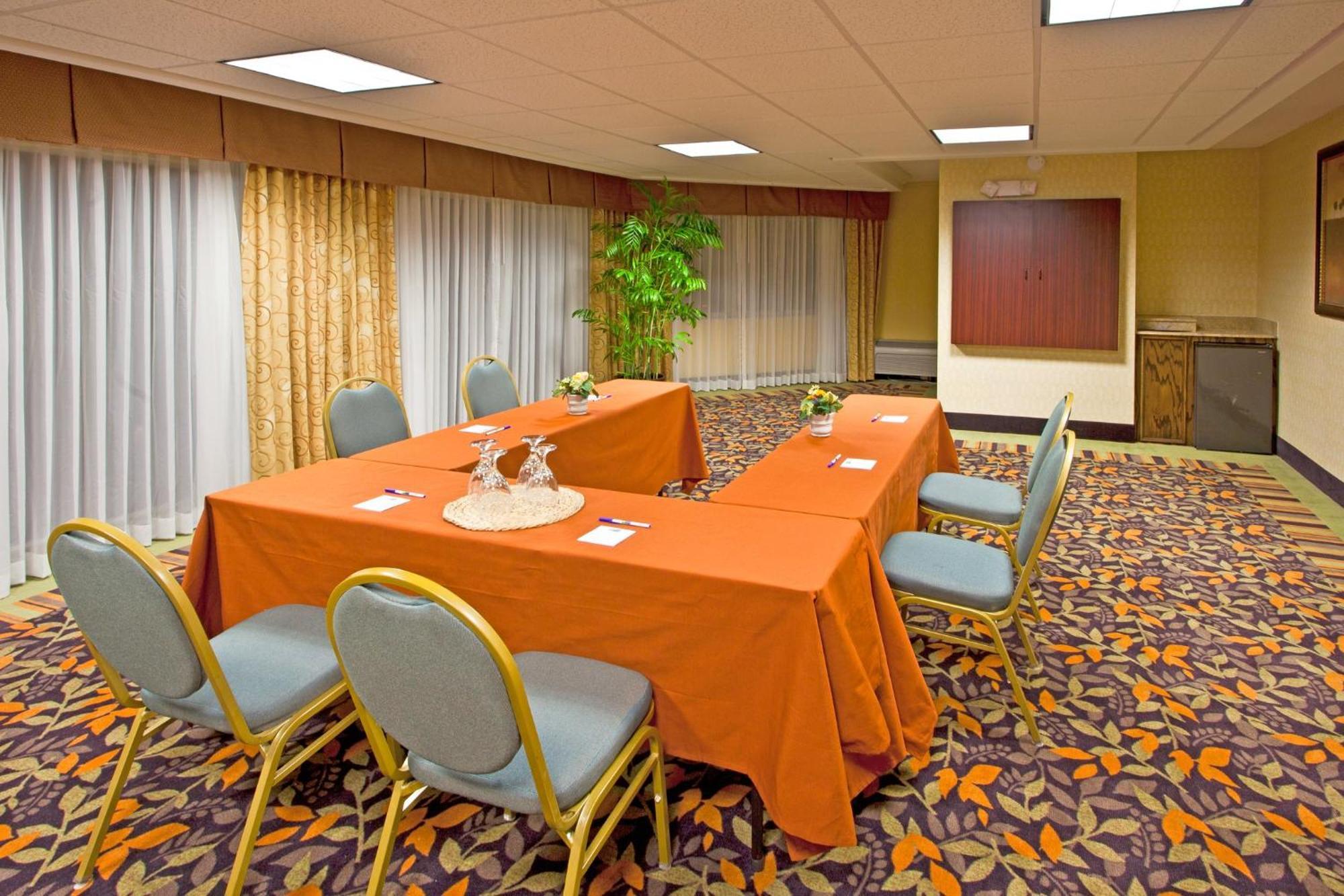 Holiday Inn Express Hotel Clearwater East - Icot Center By Ihg Pinellas Park Exterior foto