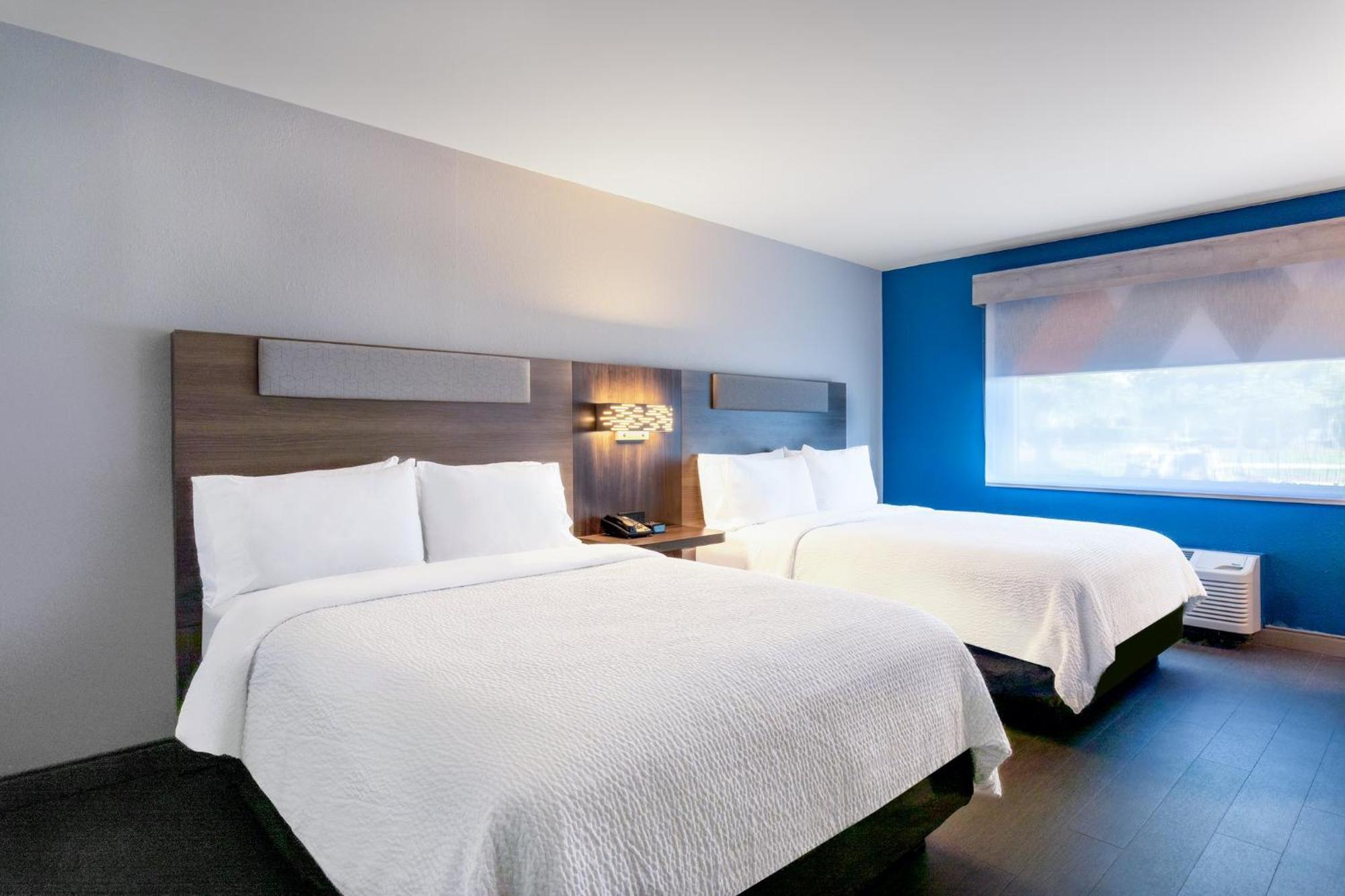Holiday Inn Express Hotel Clearwater East - Icot Center By Ihg Pinellas Park Exterior foto