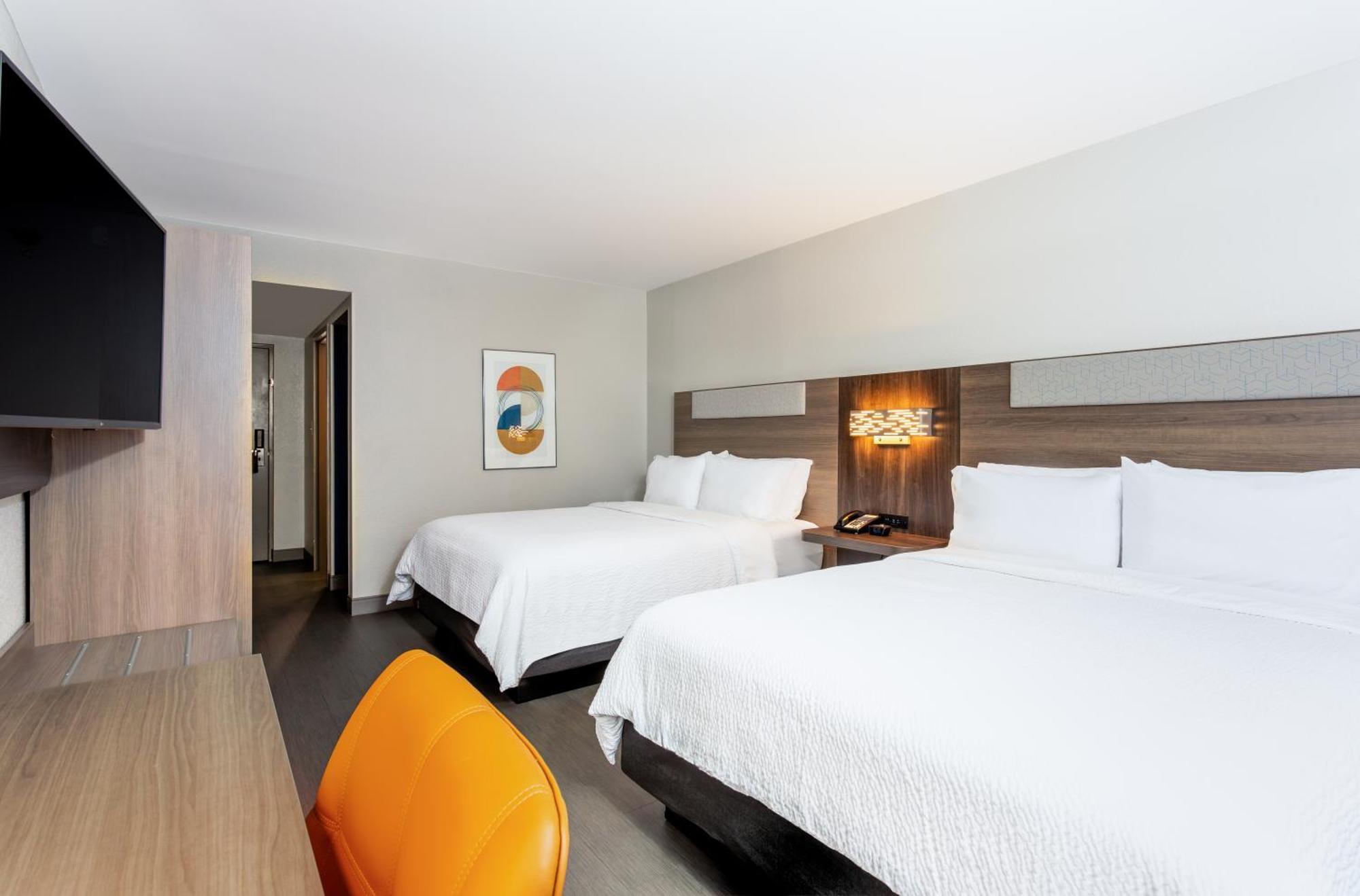 Holiday Inn Express Hotel Clearwater East - Icot Center By Ihg Pinellas Park Exterior foto