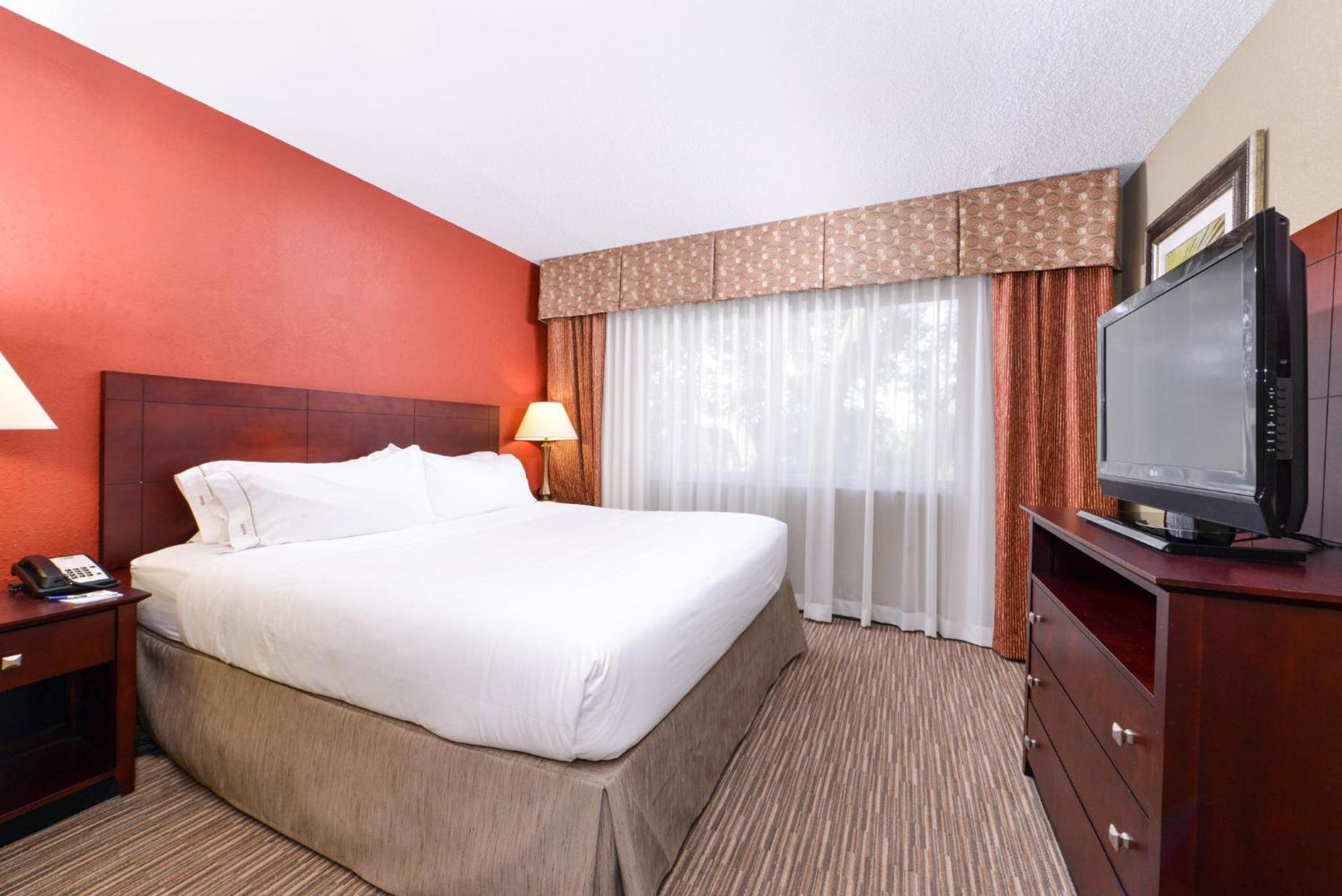 Holiday Inn Express Hotel Clearwater East - Icot Center By Ihg Pinellas Park Exterior foto