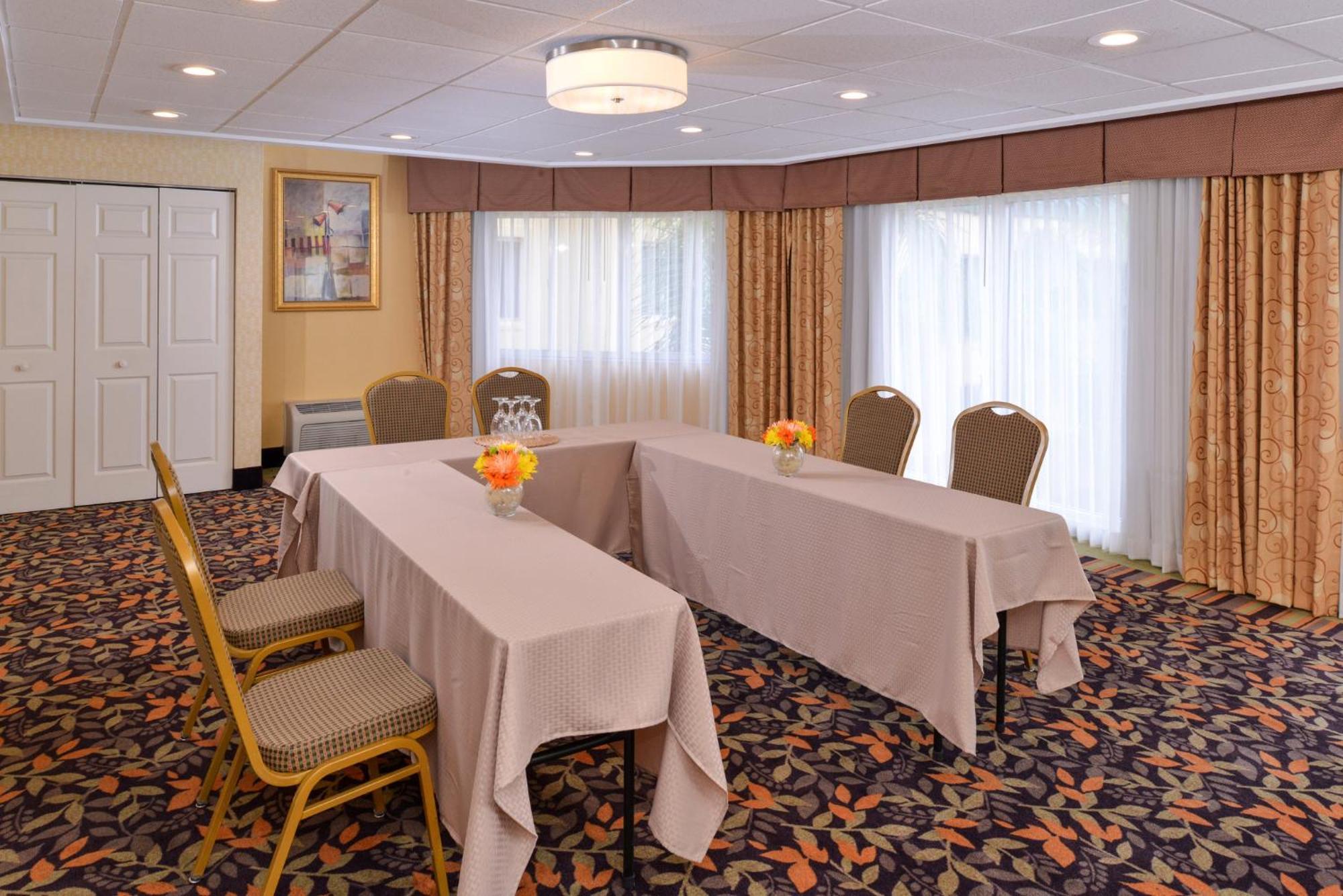 Holiday Inn Express Hotel Clearwater East - Icot Center By Ihg Pinellas Park Exterior foto