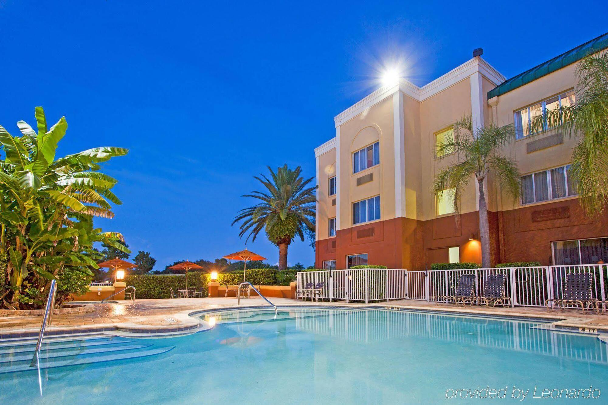 Holiday Inn Express Hotel Clearwater East - Icot Center By Ihg Pinellas Park Exterior foto